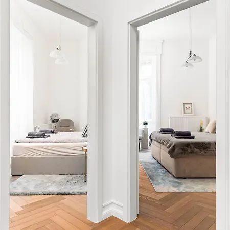 Apartament Vaci Haris Fashion