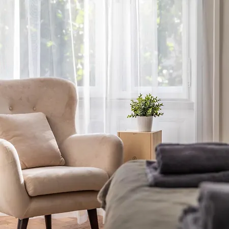 Apartment Vaci Haris Fashion